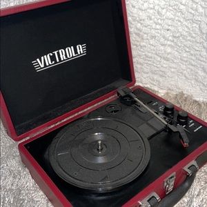 Vinyl record player